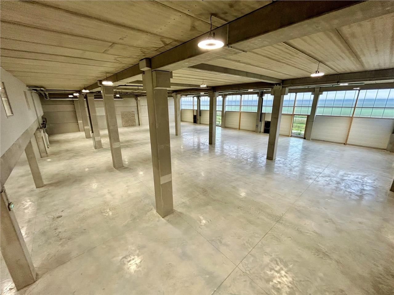 CBRE vous propose à louer, des locaux d'activités