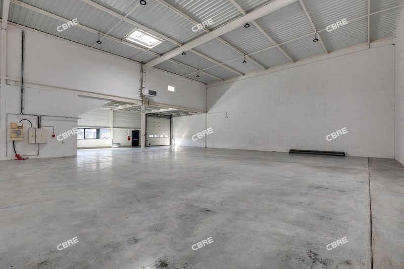 LOGISTIQUE URBAINE - CBRE vous propose à louer, u