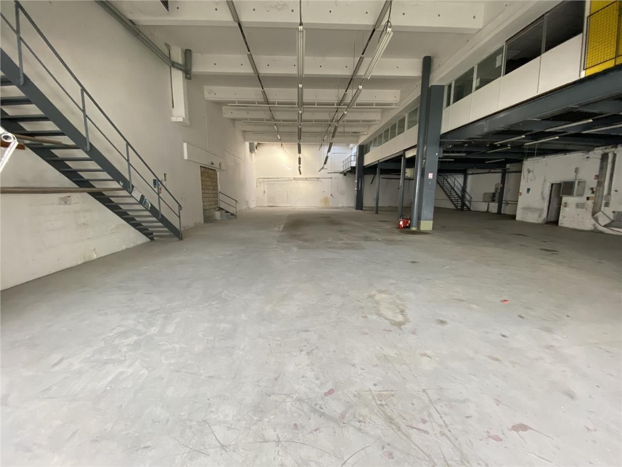 LOGISTIQUE URBAINE - CBRE vous propose à louer, u