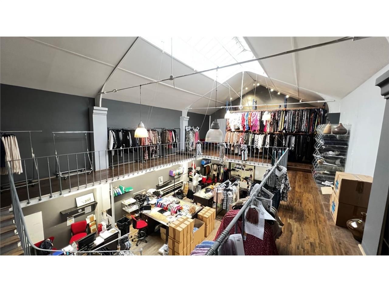 CBRE vous propose à louer, un entrepôt/local d'ac