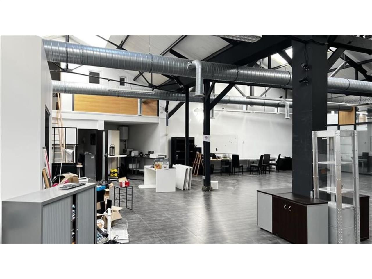 CBRE vous propose à louer, un entrepôt/local d'ac