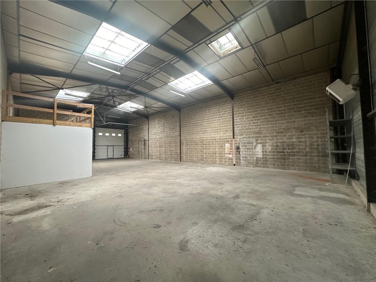 CBRE vous propose un local d'activités à louer, à