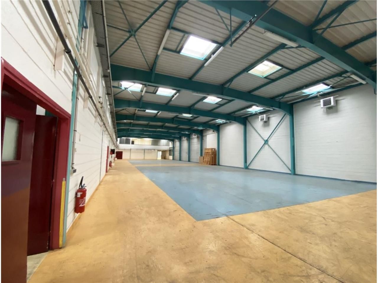 A VENDRE - CBRE vous propose sur la commune de Co