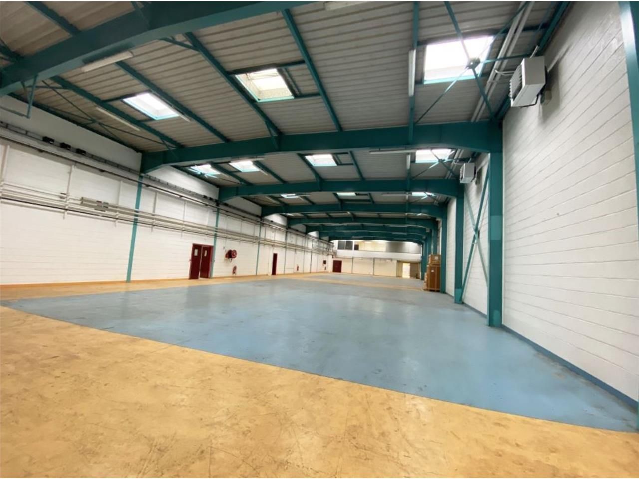 A VENDRE - CBRE vous propose sur la commune de Co