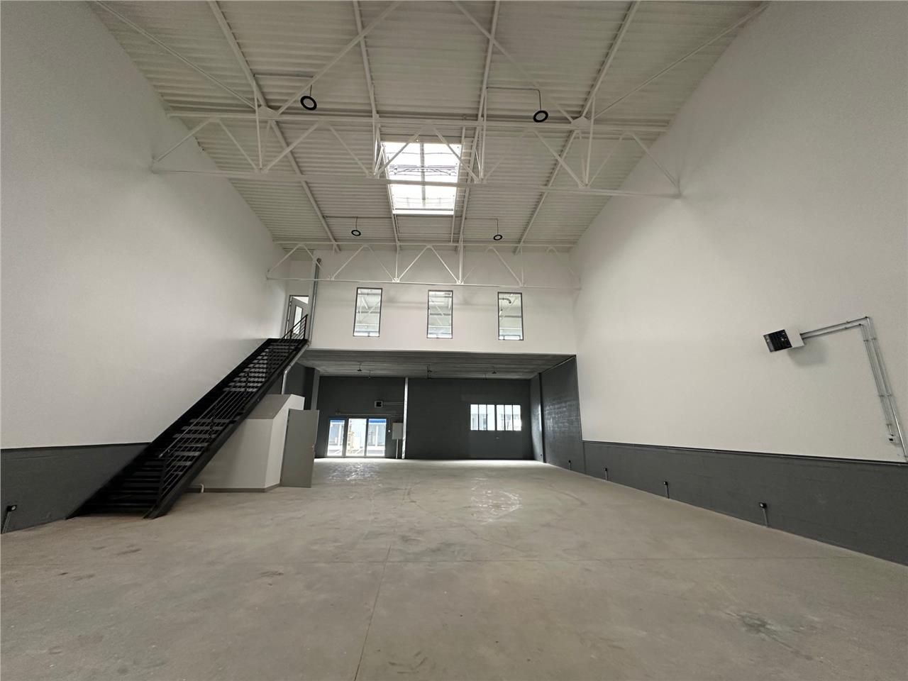 CBRE vous propose à louer un entrepôt/local d'act