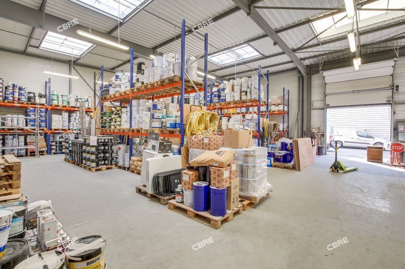 CBRE vous propose à louer un entrepôt/local d'act