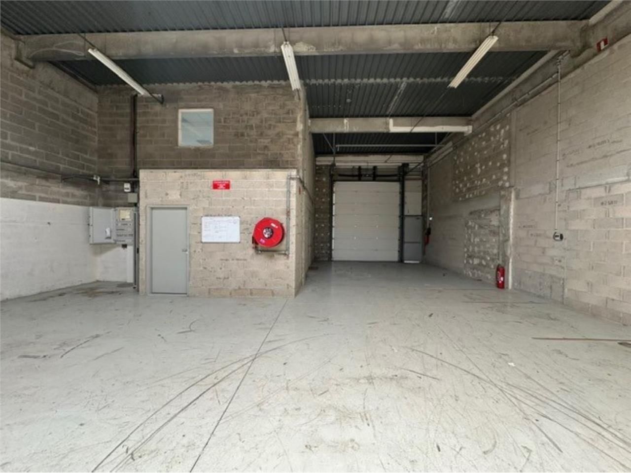 CBRE vous propose à louer, un entrepôt/local d'ac