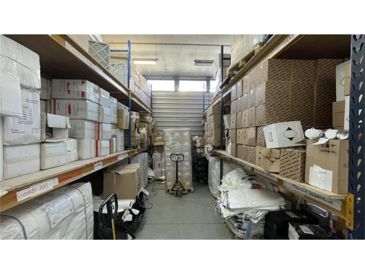 CBRE vous propose à louer, un entrepôt/local d'ac