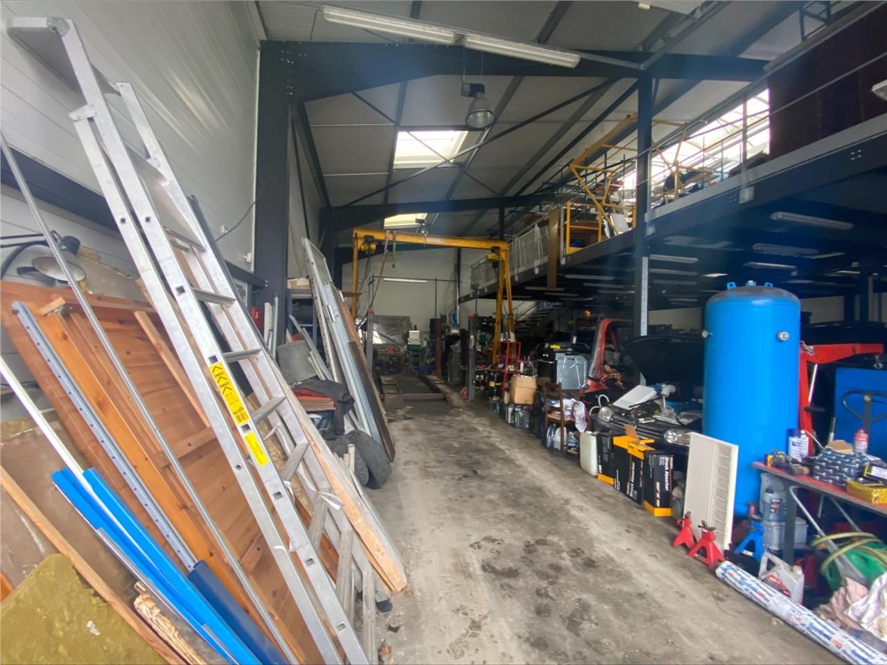 CBRE vous propose à vendre ou à louer un entrepôt