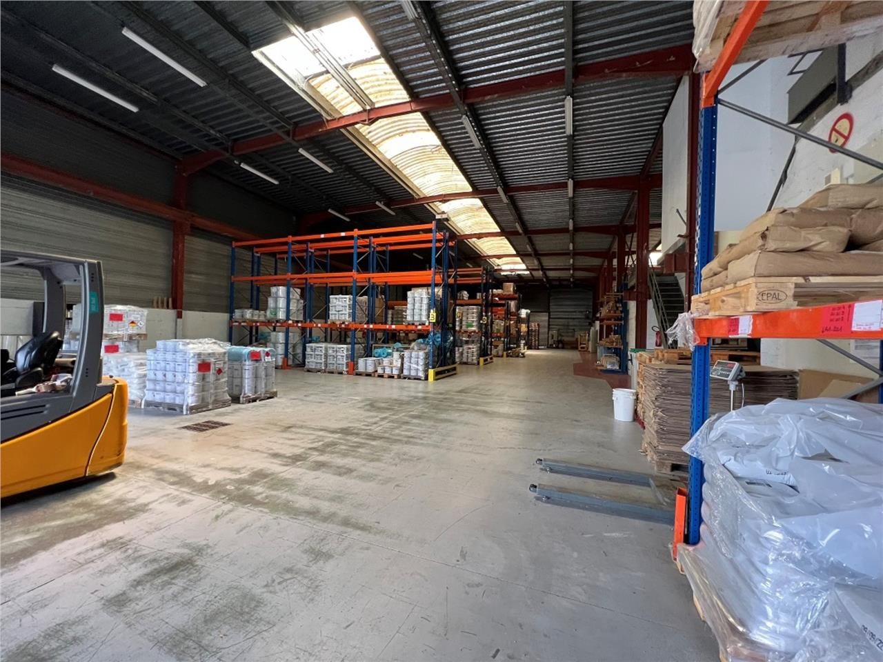 CBRE vous propose à vendre, un entrepôt/local d'a