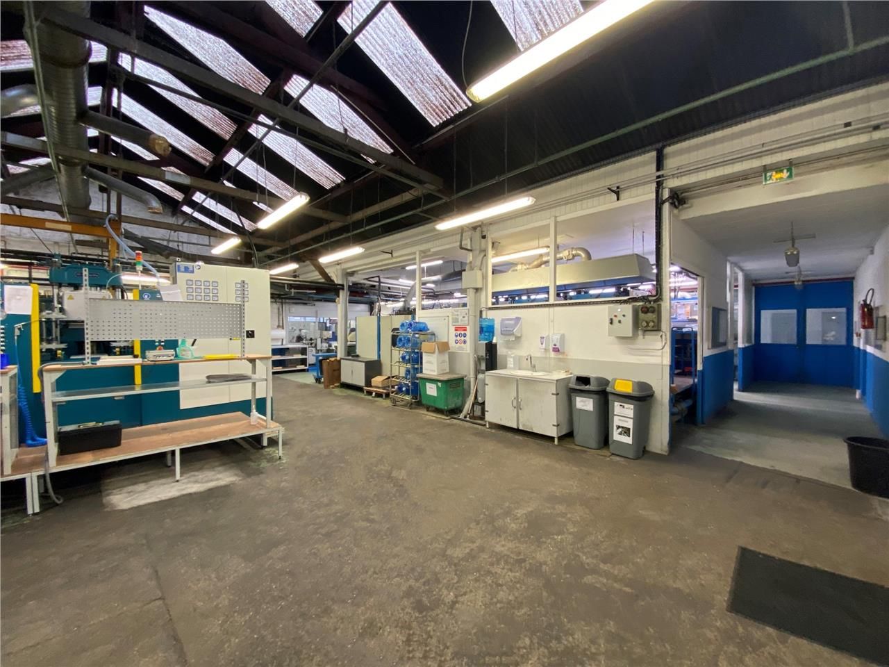 CBRE vous propose à vendre, un entrepôt/local d'a