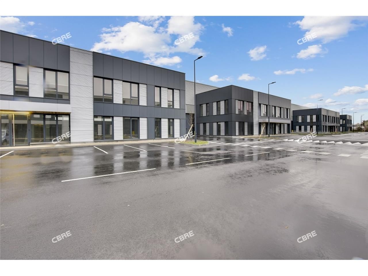 LOGISTIQUE URBAINE - CBRE vous propose à louer, d