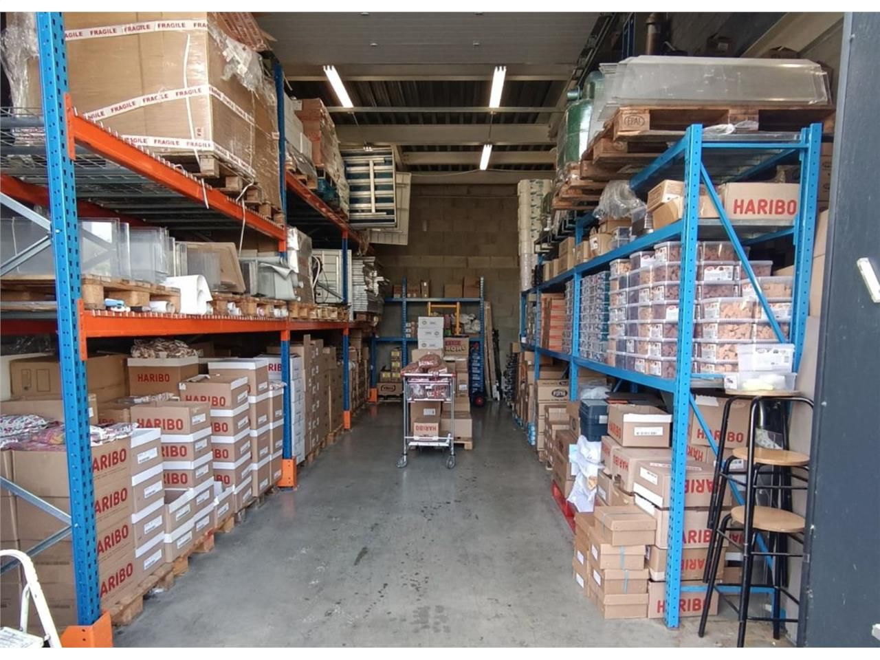 CBRE vous propose à louer, un entrepôt/local d'ac