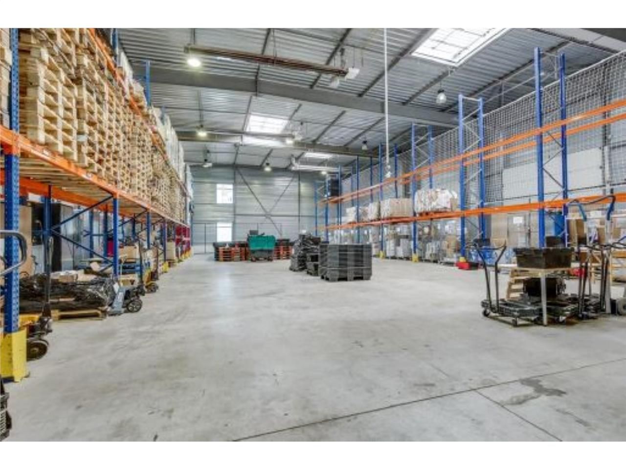 LOGISTIQUE URBAINE - CBRE vous propose à louer, u