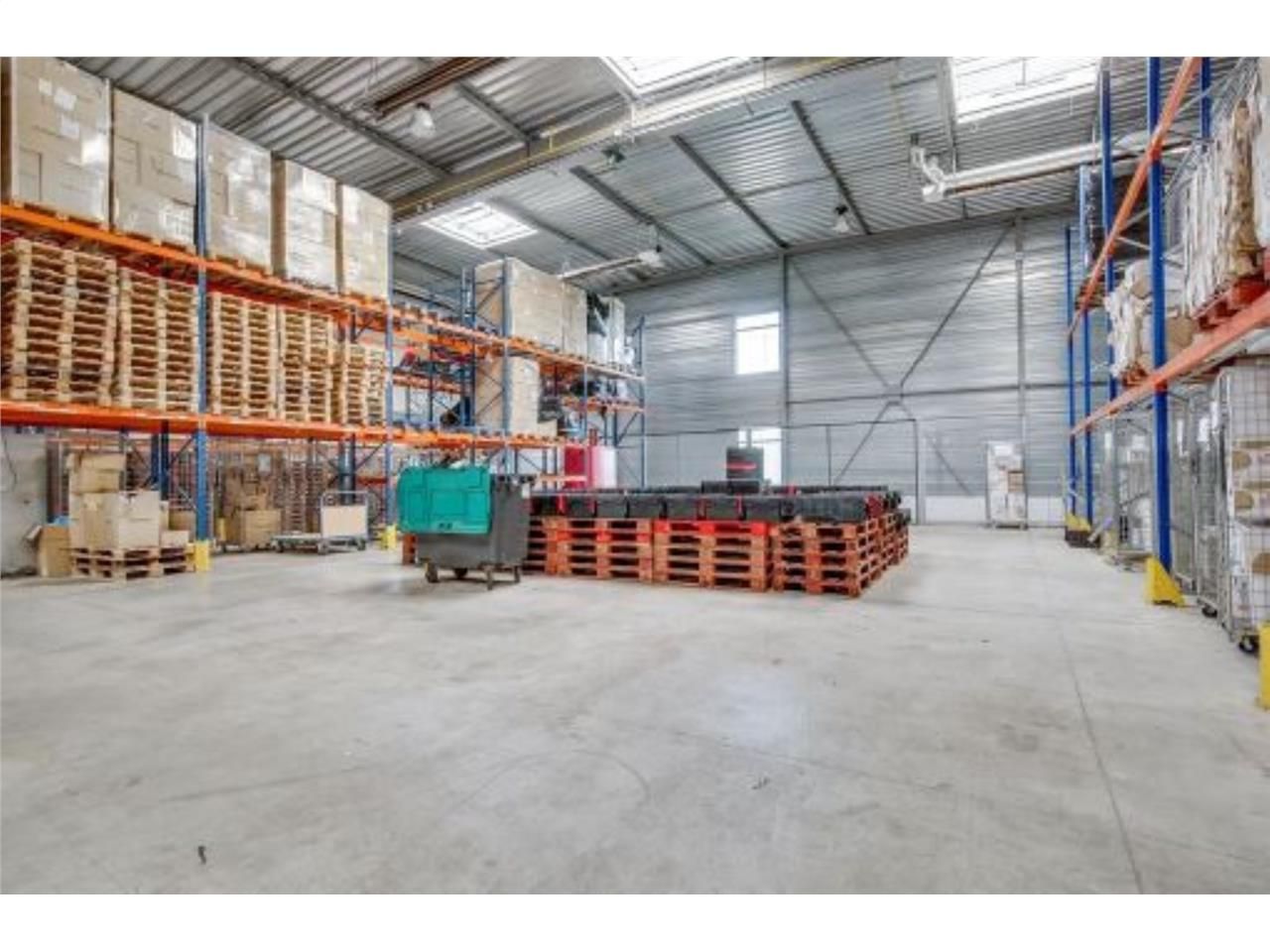 LOGISTIQUE URBAINE - CBRE vous propose à louer, u