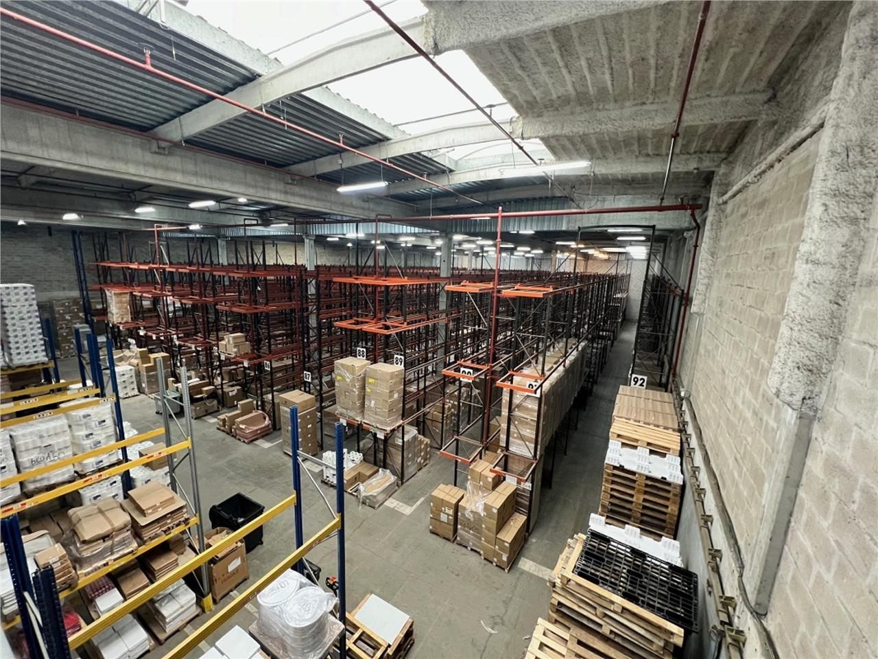 CBRE vous propose à louer un entrepôt/local d'act