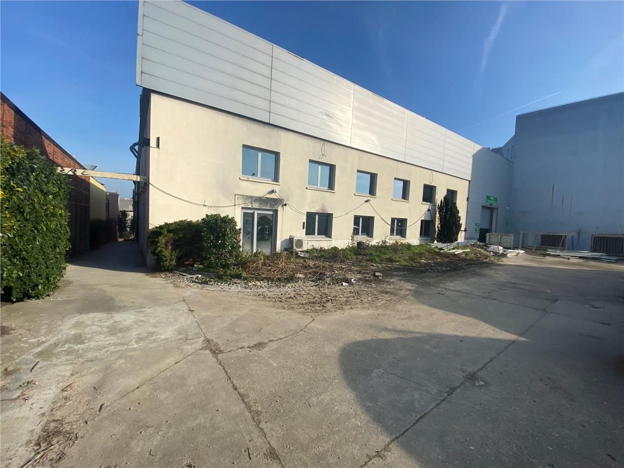 LOGISTIQUE URBAINE - CBRE vous propose à louer, u