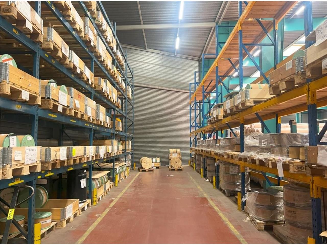 CBRE vous propose à louer, un entrepôt/local d'ac