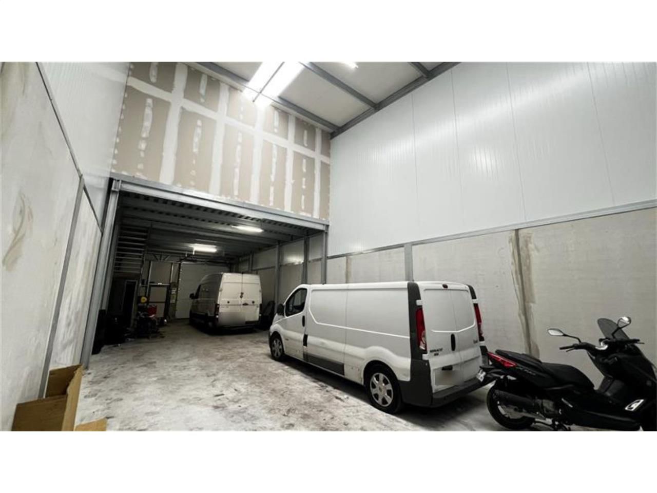 CBRE vous propose à louer, un entrepôt/local d'ac