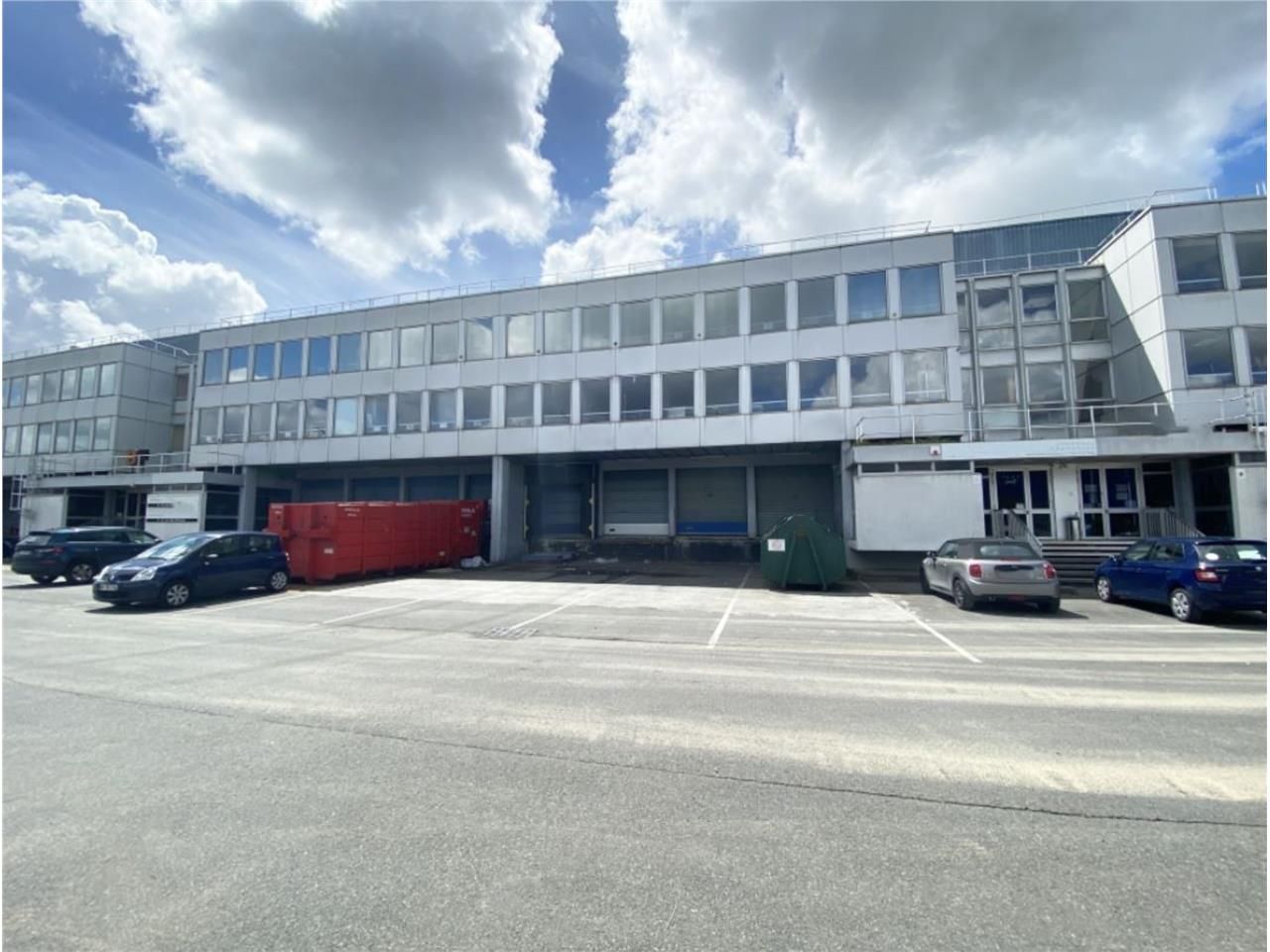 CBRE vous propose à louer, un entrepôt/local d'ac