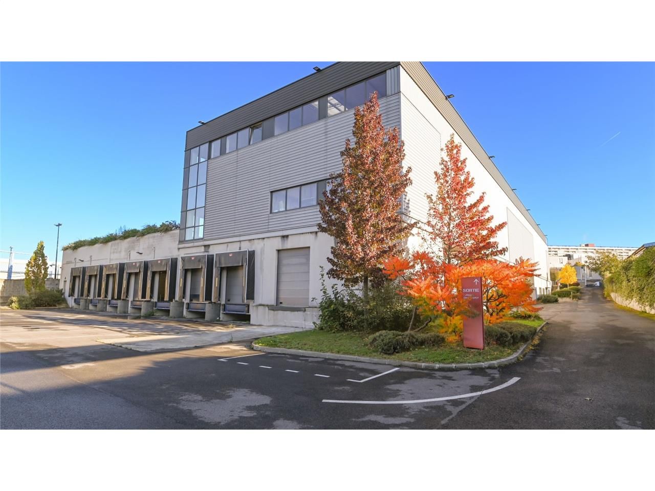 LOGISTIQUE URBAINE - CBRE vous propose à louer, u