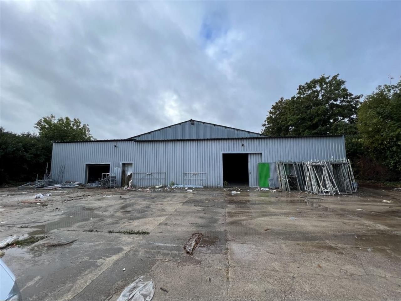 CBRE vous propose à louer, un entrepôt/local d'ac