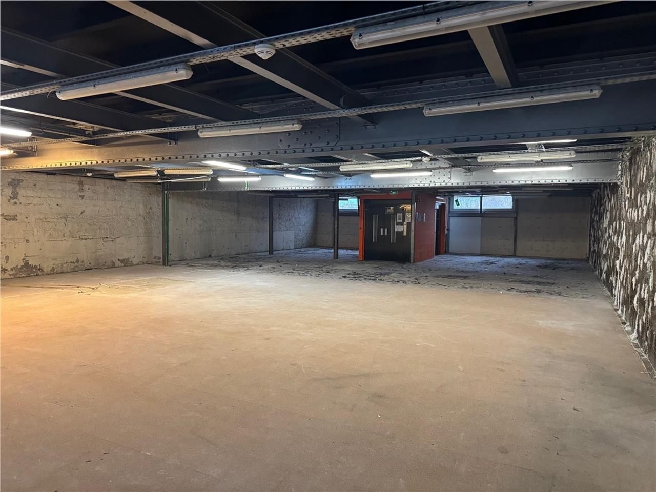 CBRE vous propose à louer, un entrepôt/local d'ac