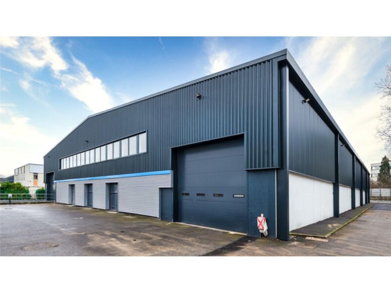 LOGISTIQUE URBAINE - CBRE vous propose à louer, u