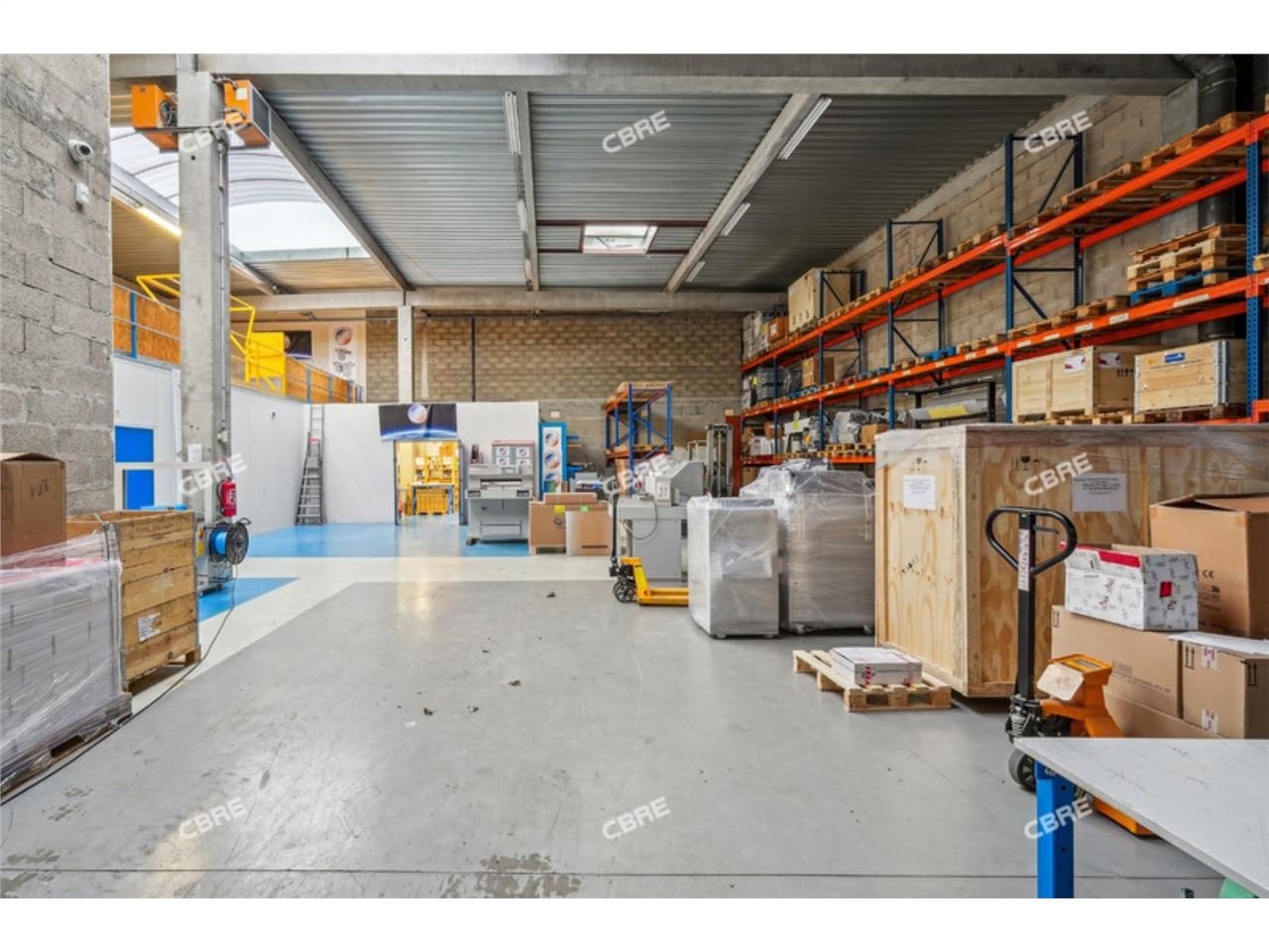 CBRE vous propose à vendre un entrepôt/local d'ac