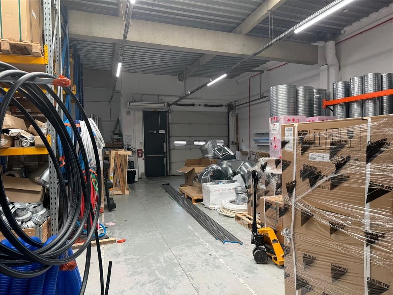 CBRE vous propose à louer un entrepôt/local d'act