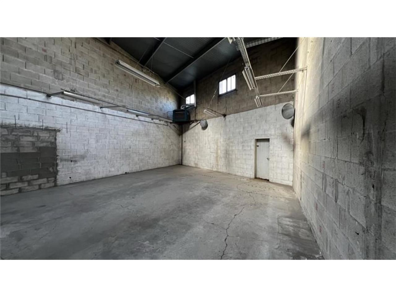 CBRE vous propose à vendre un entrepôt/local d'ac