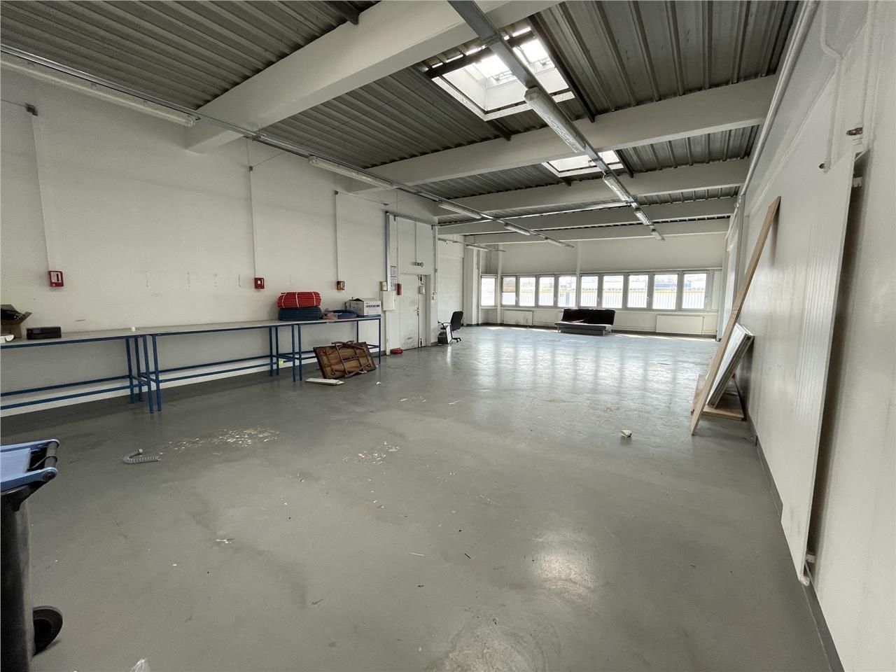 LOGISTIQUE URBAINE - CBRE vous propose à louer, u