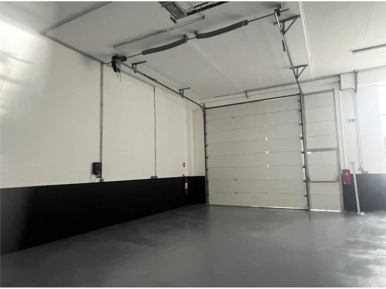 CBRE vous propose à louer, un entrepôt/local d'ac