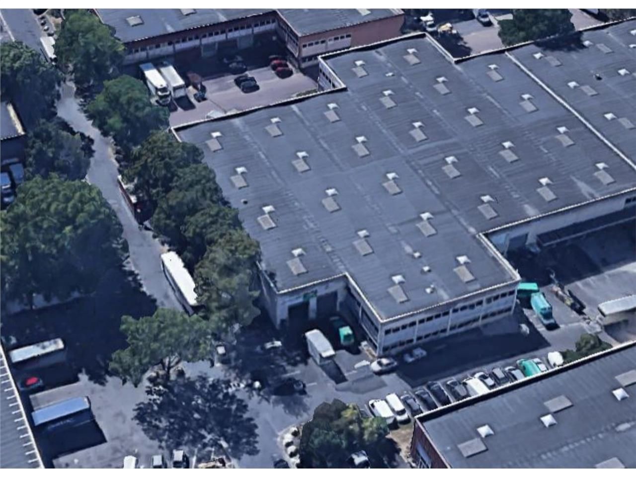 CBRE vous propose à louer, un local d'activités, 