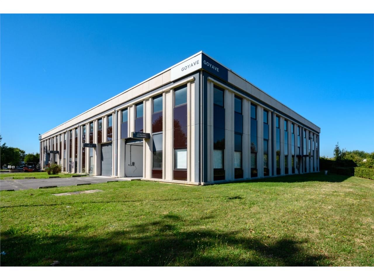 CBRE vous propose à louer des entrepôts/locaux d'