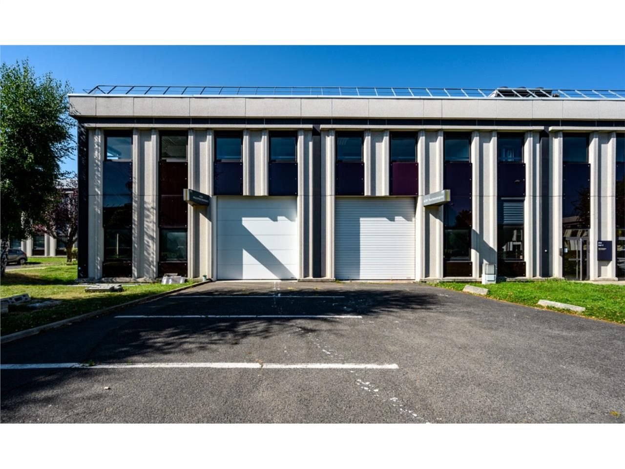 CBRE vous propose à louer des entrepôts/locaux d'