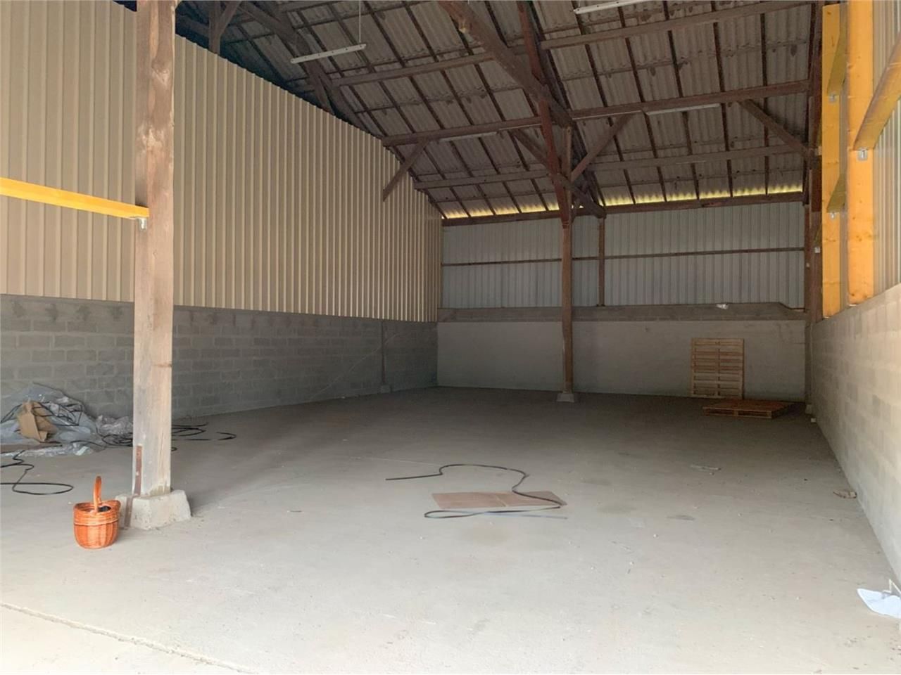 CBRE vous propose à louer, un entrepôt/local d'ac