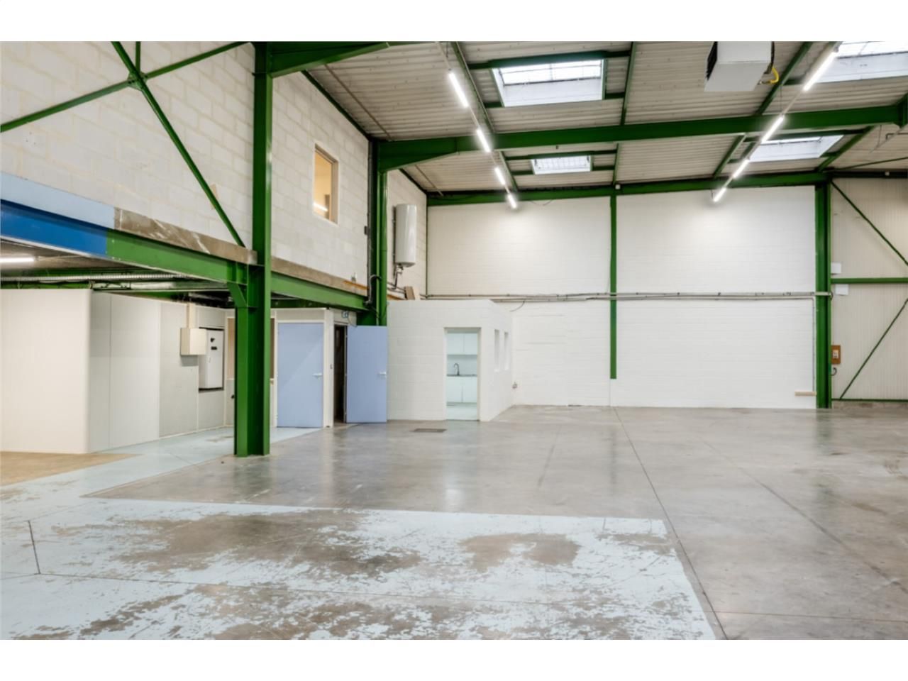 CBRE vous propose à louer, un entrepôt/local d'ac