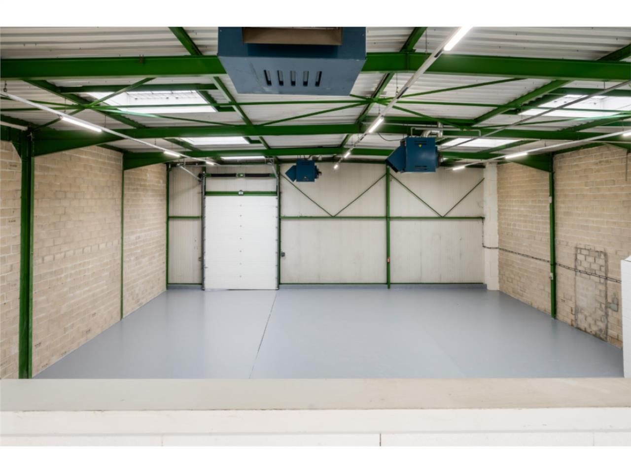 CBRE vous propose à louer, un entrepôt/local d'ac