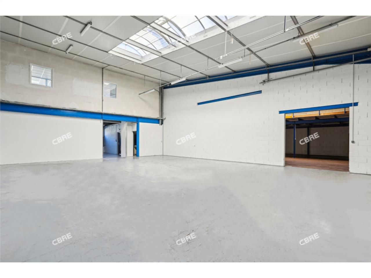 CBRE vous propose à louer un entrepôt/local d'act