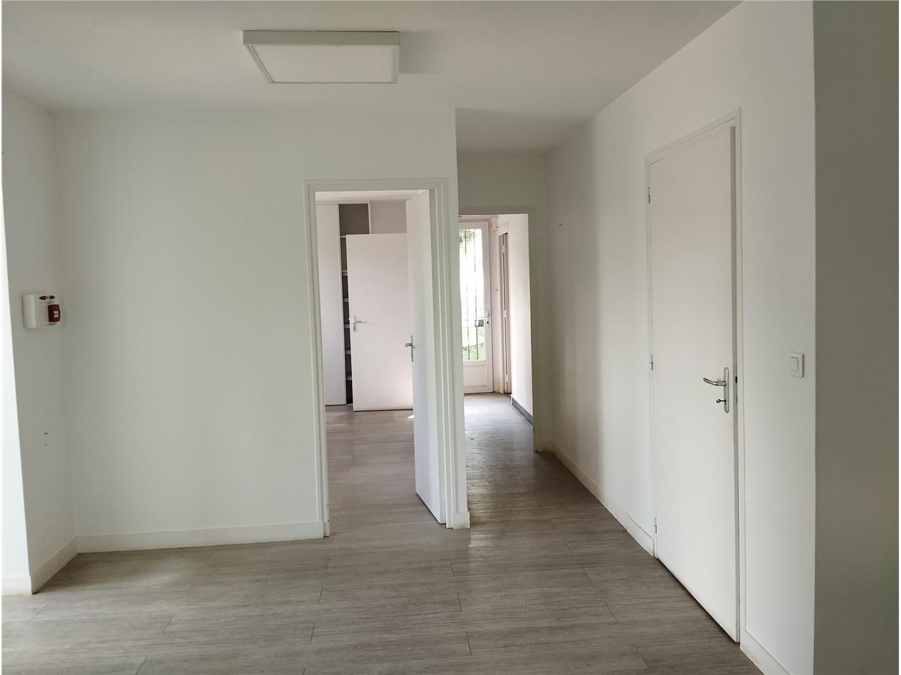 CBRE vous propose à vendre un terrain situé sur l