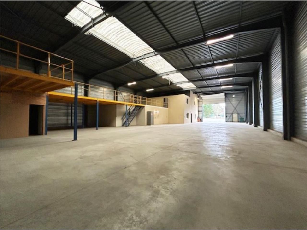 CBRE vous propose à louer, un entrepôt/local d'ac