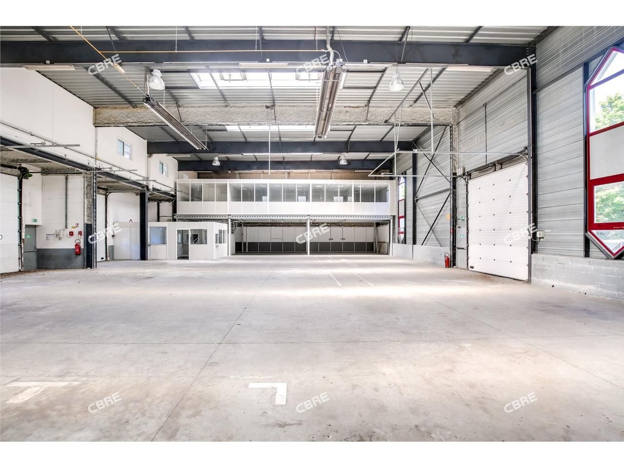 LOGISTIQUE URBAINE - CBRE vous propose à louer, u