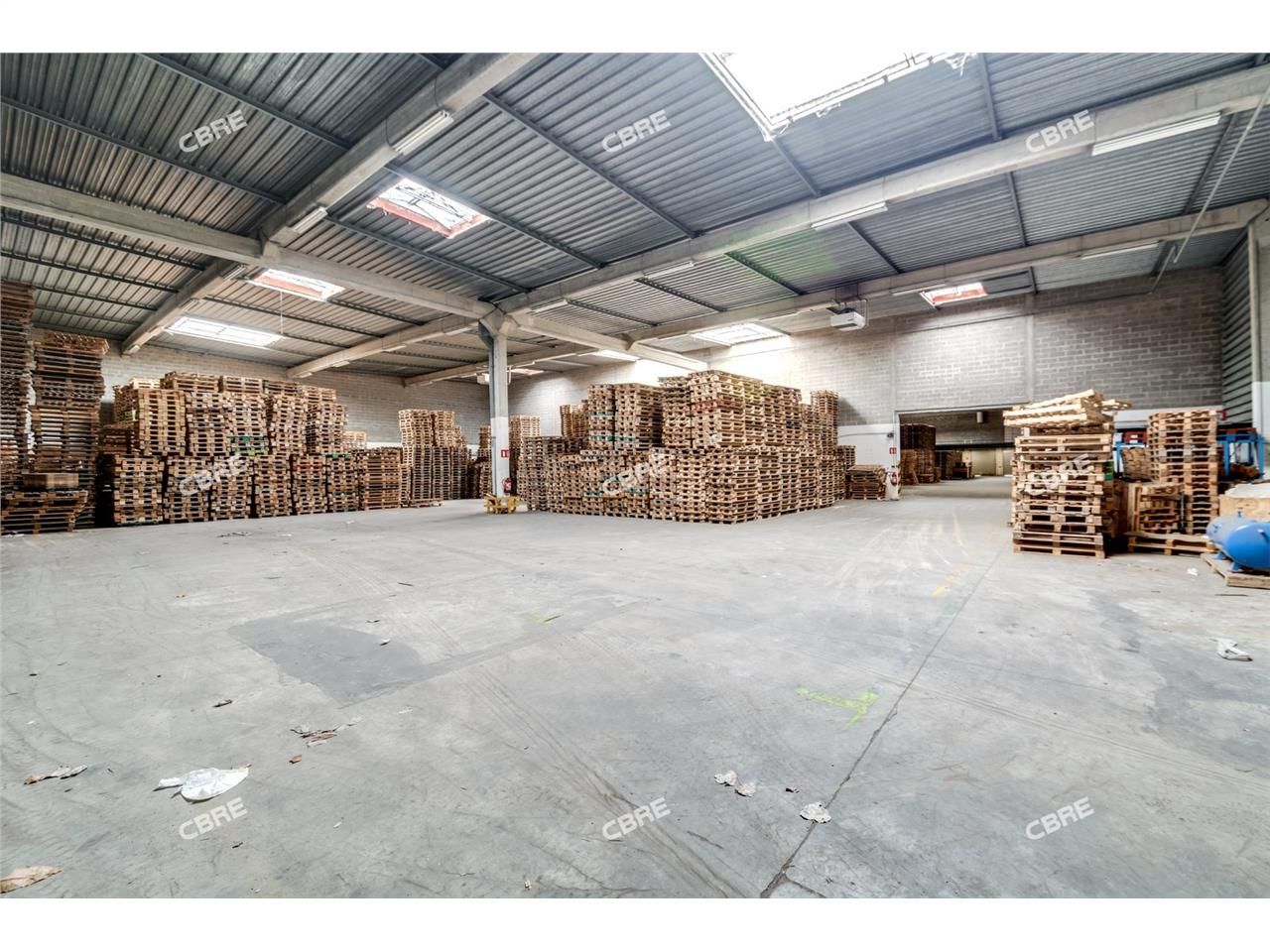 LOGISTIQUE URBAINE - CBRE vous propose à louer, u
