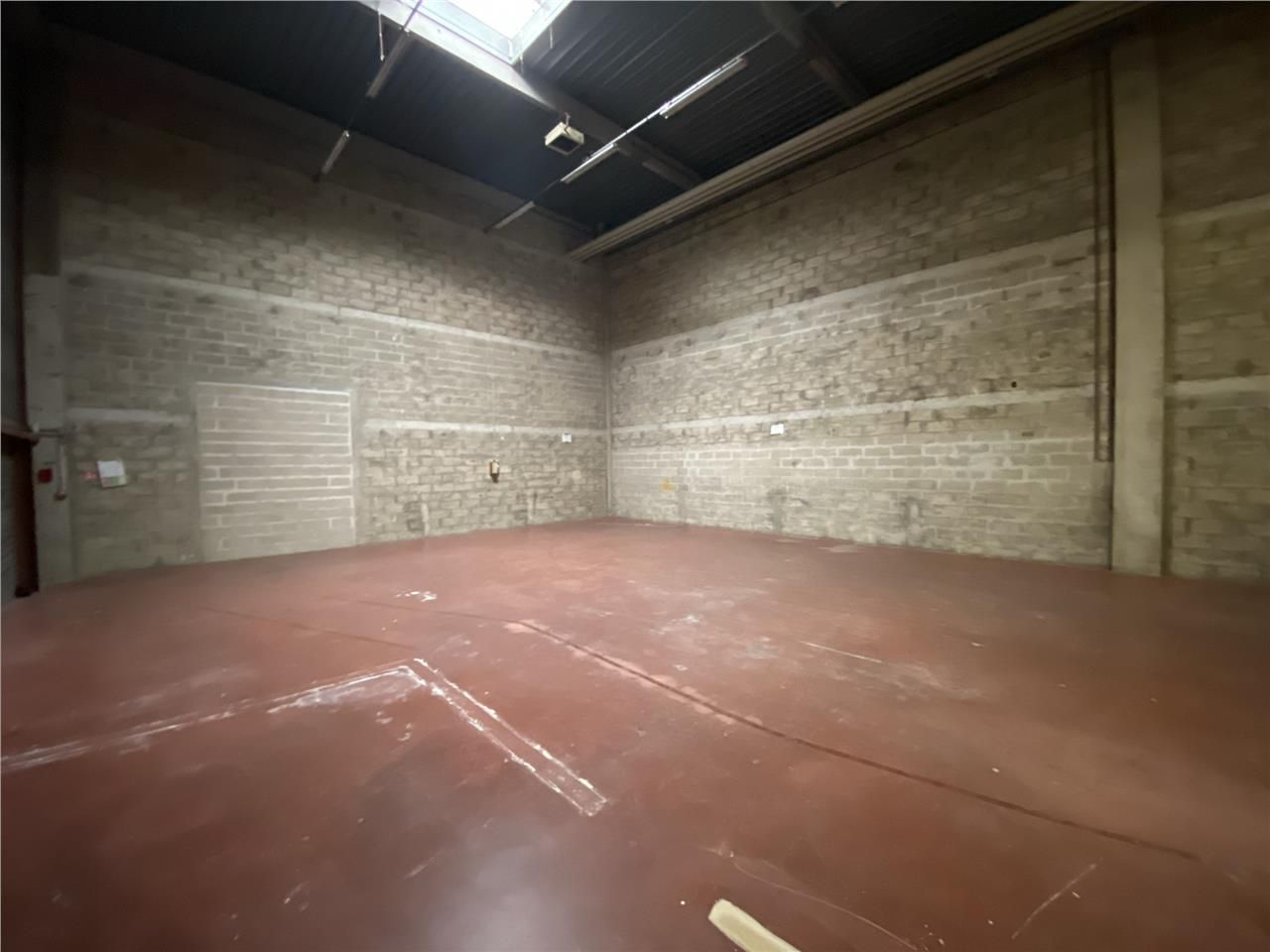 LOGISTIQUE URBAINE - CBRE vous propose, à louer u