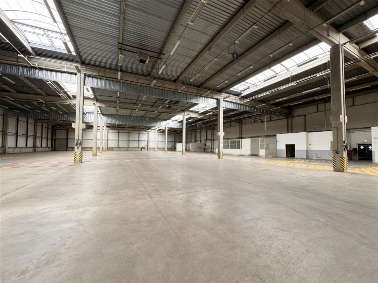 CBRE vous propose à vendre ou à louer, un entrepô