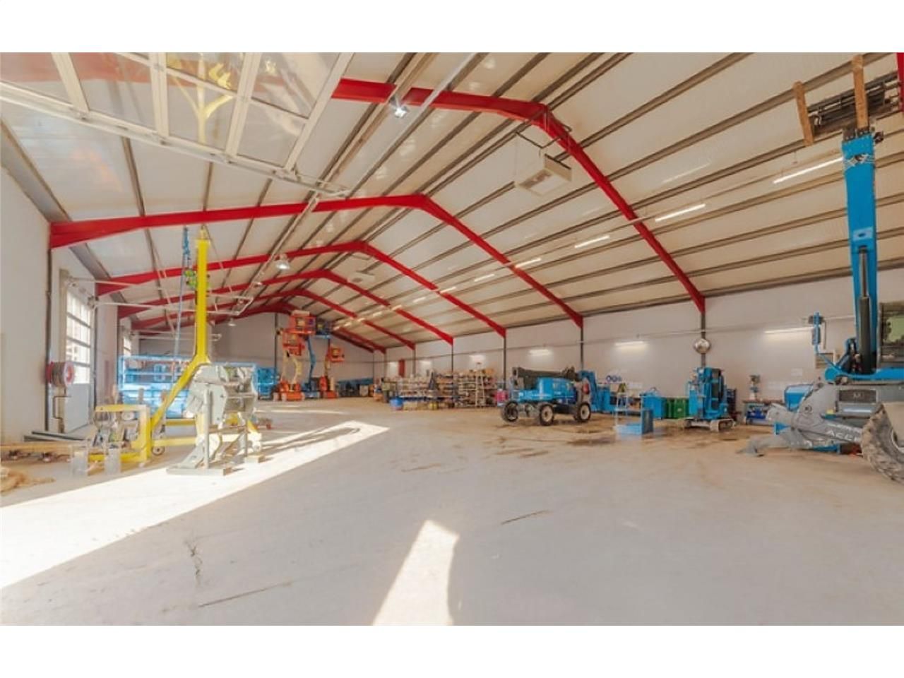 CBRE vous propose à louer, un bâtiment indépendan