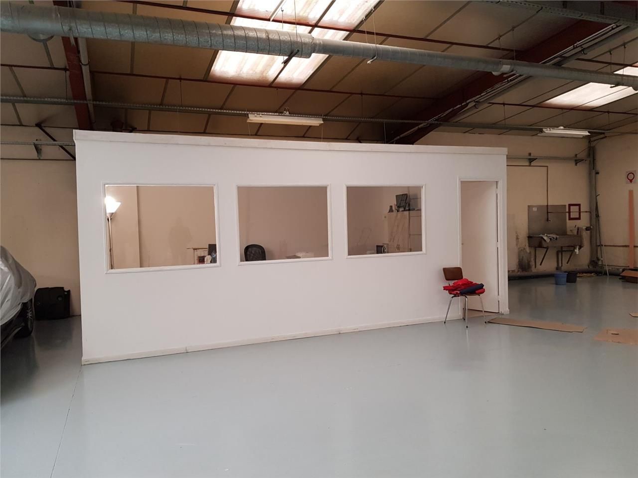 CBRE vous propose à vendre, un entrepôt/local d'a