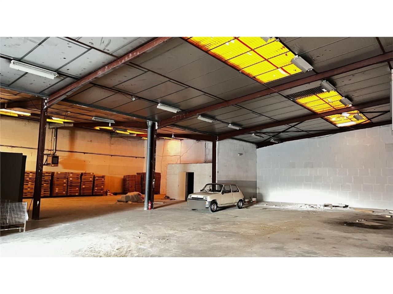 CBRE vous propose à louer, un entrepôt/local d'ac