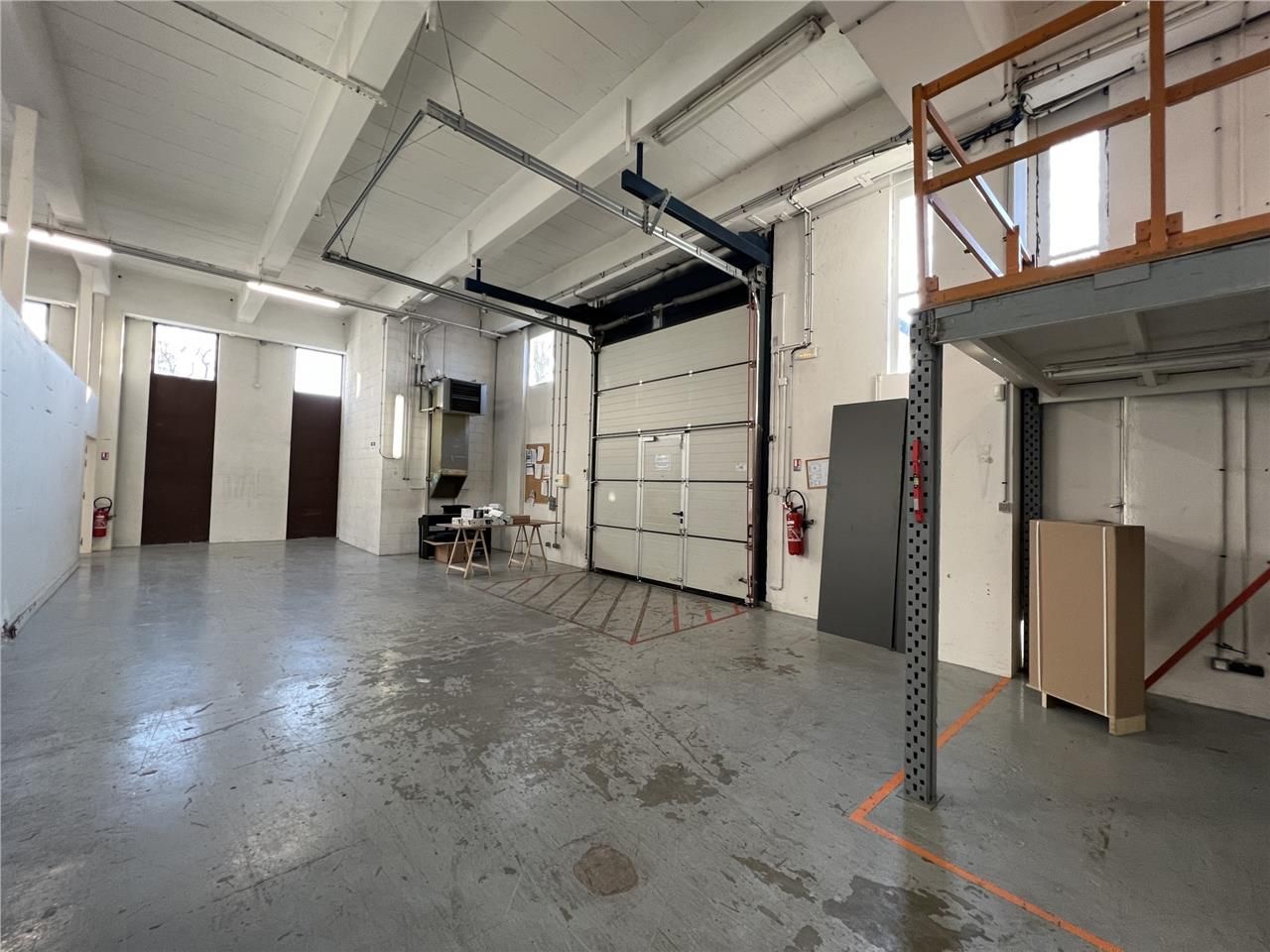 CBRE vous propose à louer, un entrepôt/local d'ac